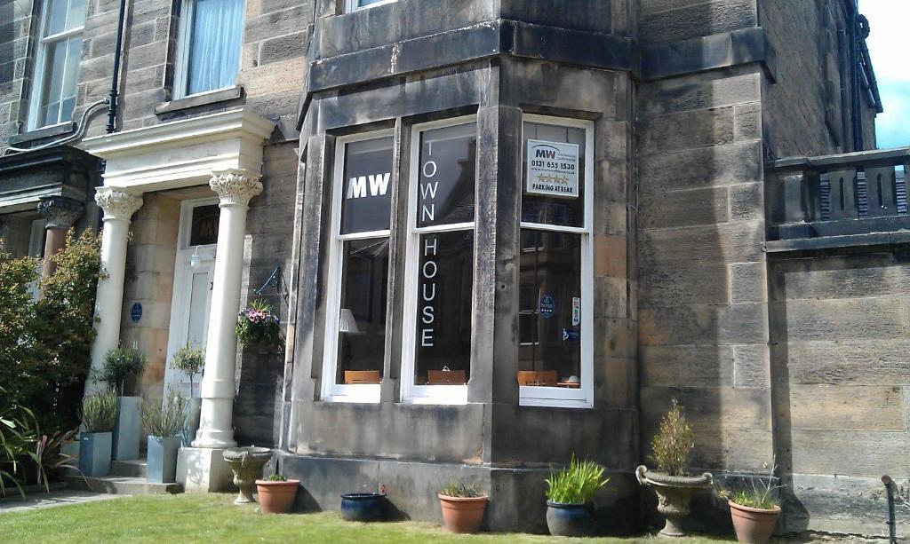 Mw Townhouse Hotel EDI Buitenkant foto