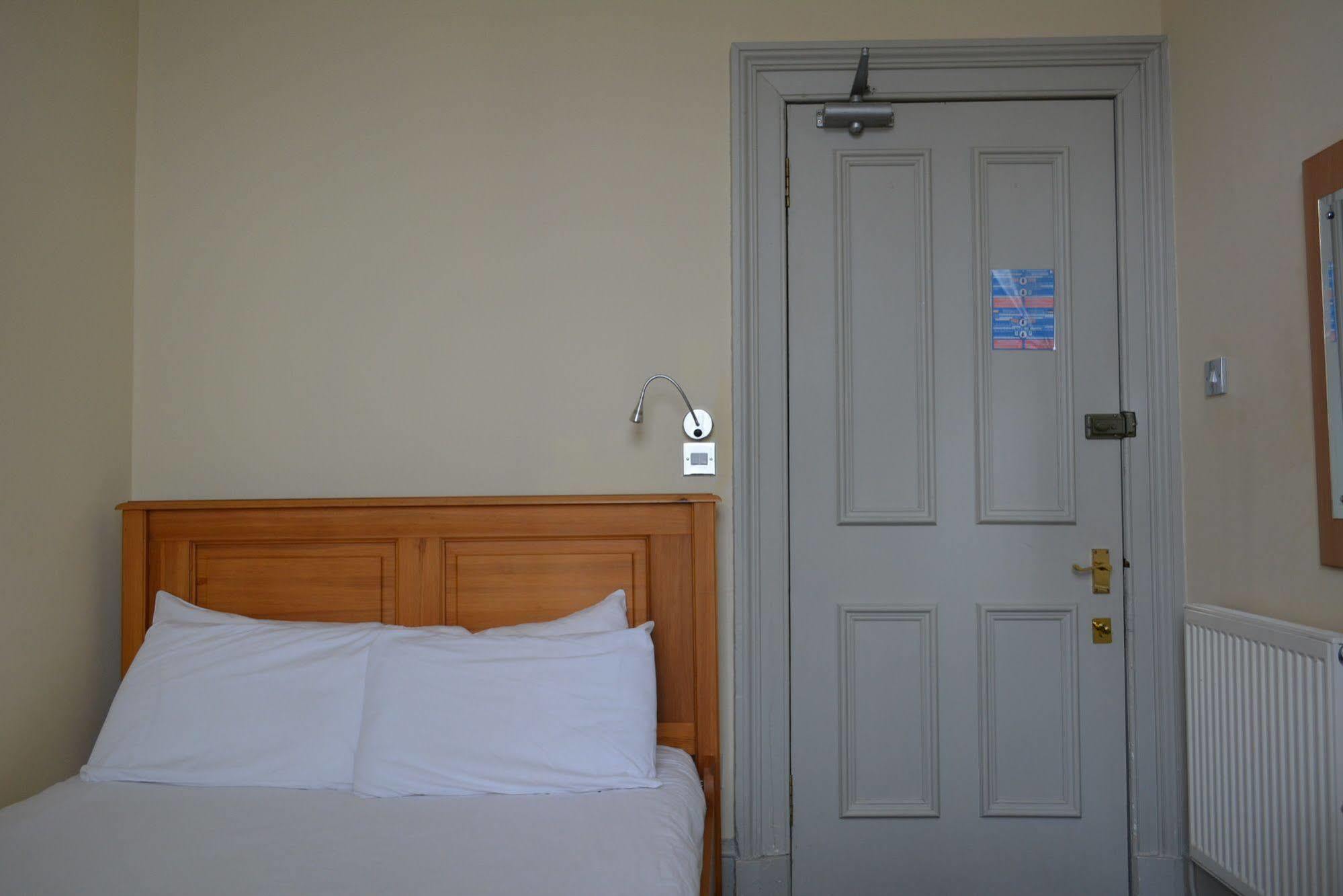 Mw Townhouse Hotel EDI Buitenkant foto