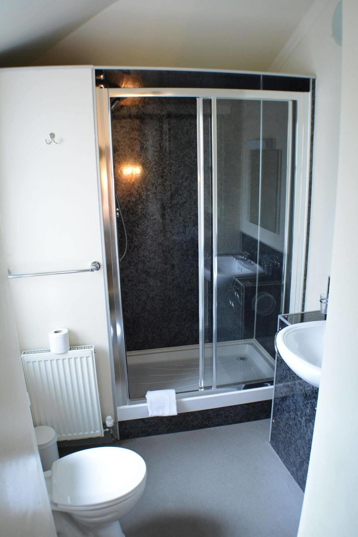 Mw Townhouse Hotel EDI Buitenkant foto