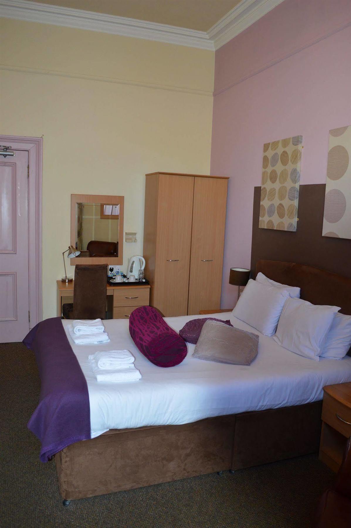 Mw Townhouse Hotel EDI Buitenkant foto