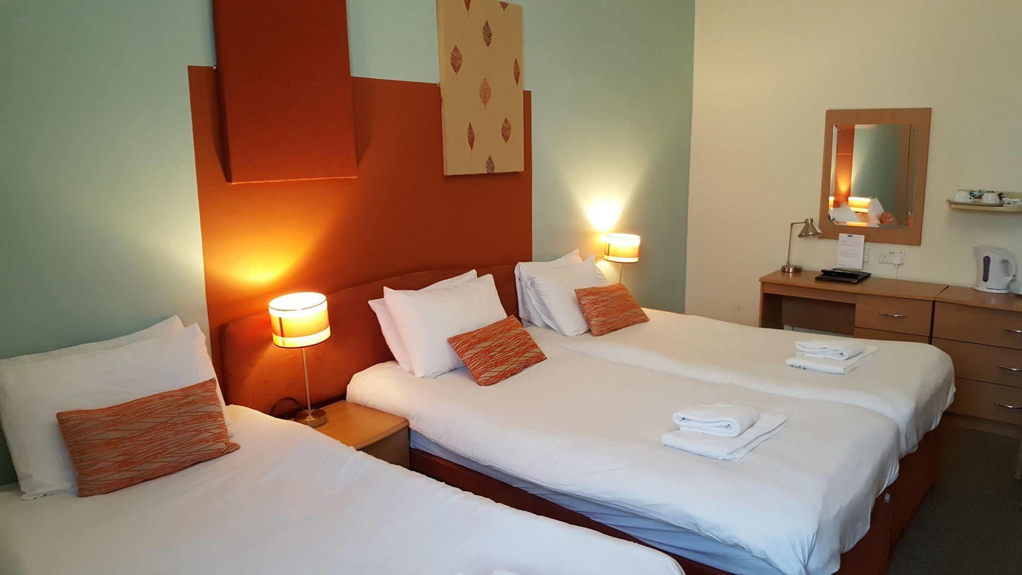 Mw Townhouse Hotel EDI Buitenkant foto