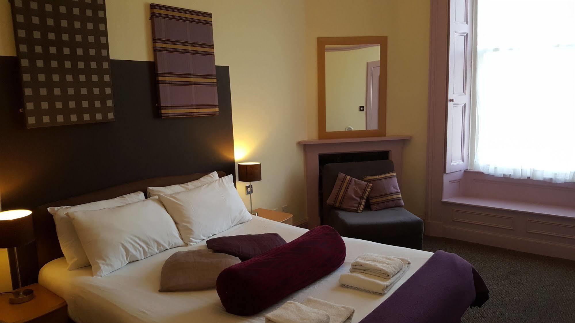 Mw Townhouse Hotel EDI Buitenkant foto