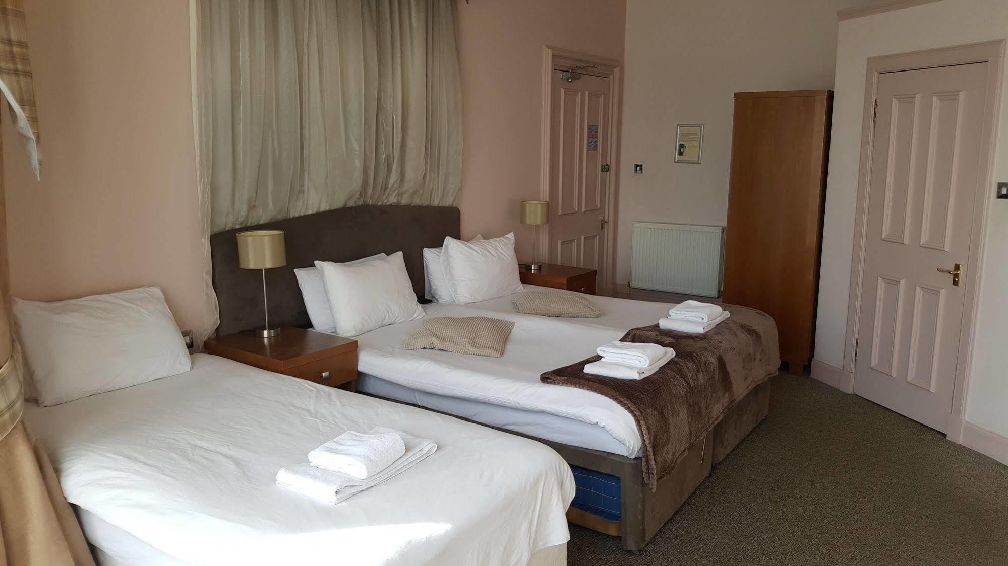 Mw Townhouse Hotel EDI Buitenkant foto